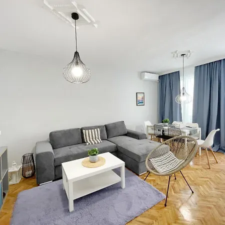 Apartament Holiday Home