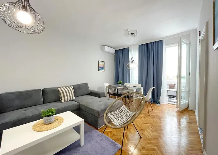 Lägenhet Holiday Home
