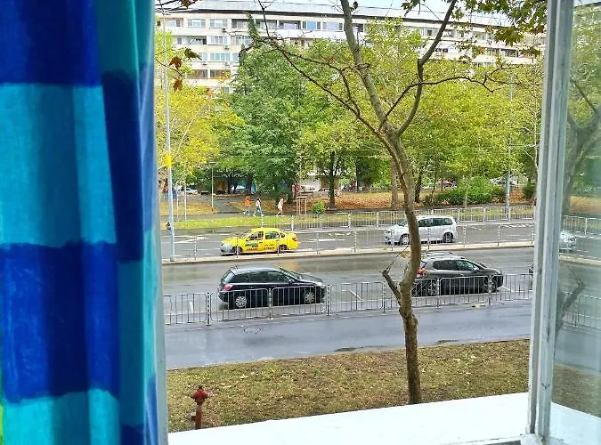 Апартамент Holiday Home *