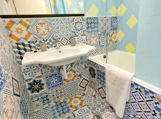 Апартамент Holiday Home *